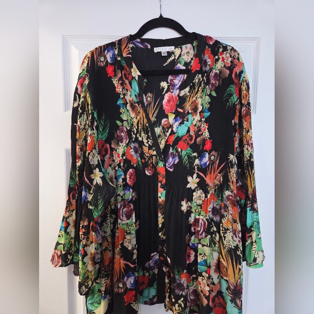 Spense Black Floral Pleated Button-Front Tunic